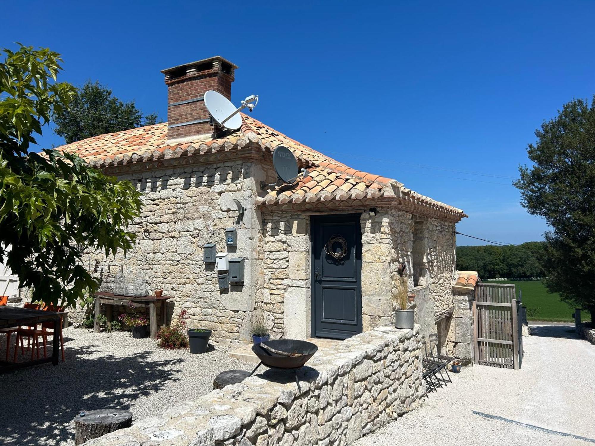 Les Fontanelles Du Quercy Blanc Villa Montcuq Exteriör bild